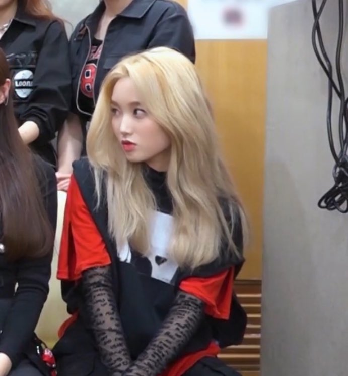 znongli's tweet photo. and when gowon from loona https://t.co/UQ3Qkqi5m8