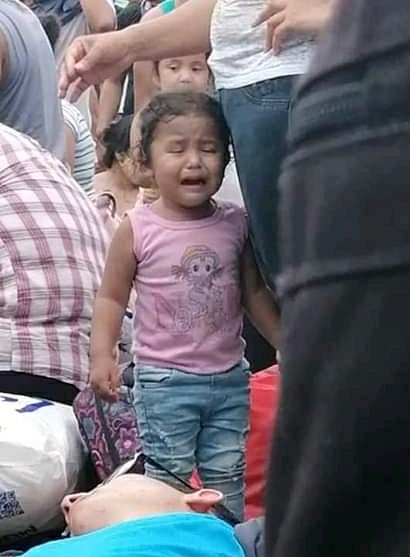 ChulitoNica's tweet photo. Lágrimas desgarradoras, de los niños Inmigrantes Nicaraguenses, varados en peñas Blanca, El regimen Orteguista no acepta la entradas de esto Hermanos Nicas  #SOSnicaragua https://t.co/2t0OPtsNIp https://t.co/FVGsFW6UhX