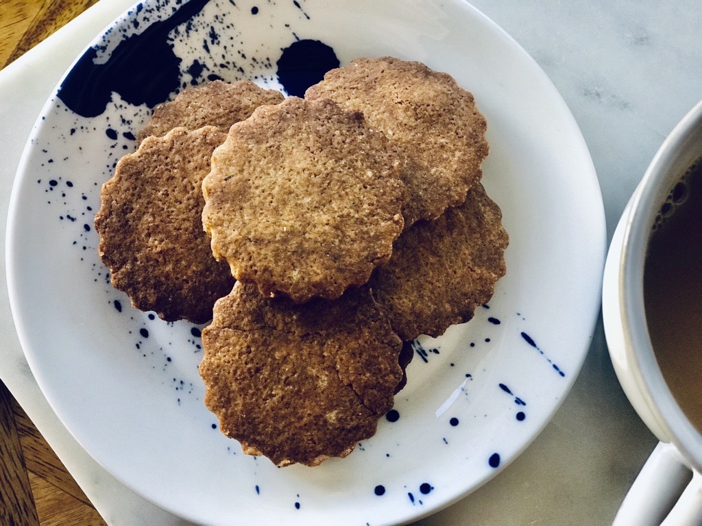 statelibrarynsw's tweet image. Does this 18th century recipe for 'ginger-bread cakes' stand the test of time? You be the judge! 👩‍🍳@psulibs @monashunilib #TheGreatRareBooksBakeOff

📔'E. Kidder's receipts of pastry and cookery', c 1740s
collection.sl.nsw.gov.au/record/74VKPAE…