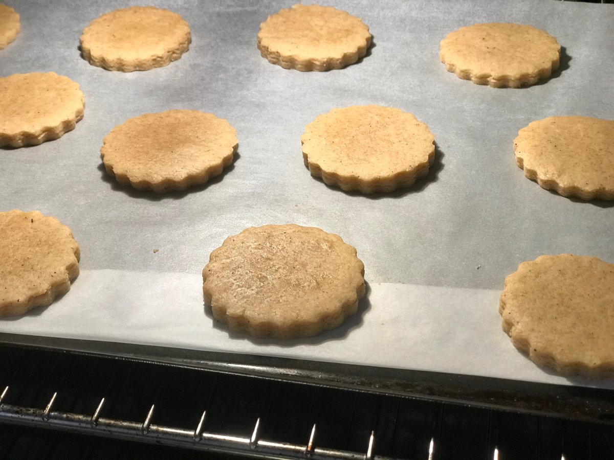 statelibrarynsw's tweet image. Does this 18th century recipe for 'ginger-bread cakes' stand the test of time? You be the judge! 👩‍🍳@psulibs @monashunilib #TheGreatRareBooksBakeOff

📔'E. Kidder's receipts of pastry and cookery', c 1740s
collection.sl.nsw.gov.au/record/74VKPAE…