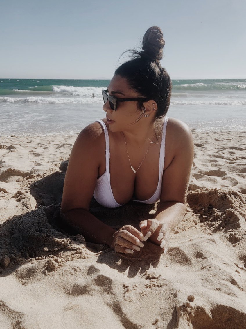 ashleyraee13's tweet photo. sunkissed🌞 https://t.co/WAT80aGFsQ