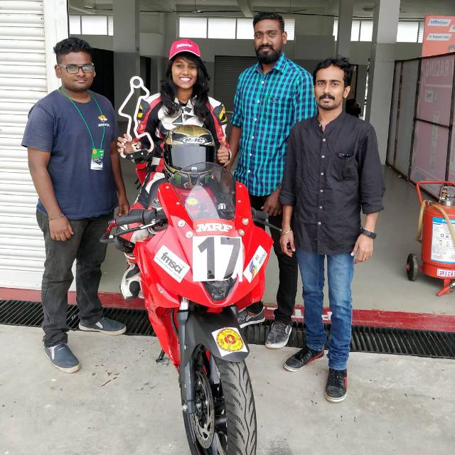 nive_jessie's tweet photo. Team❣️🔥😍
#nj17 #nivethajessica #prospeedracing #thursdaymorning #ThrowbackThursday https://t.co/5rWhK7xXhq