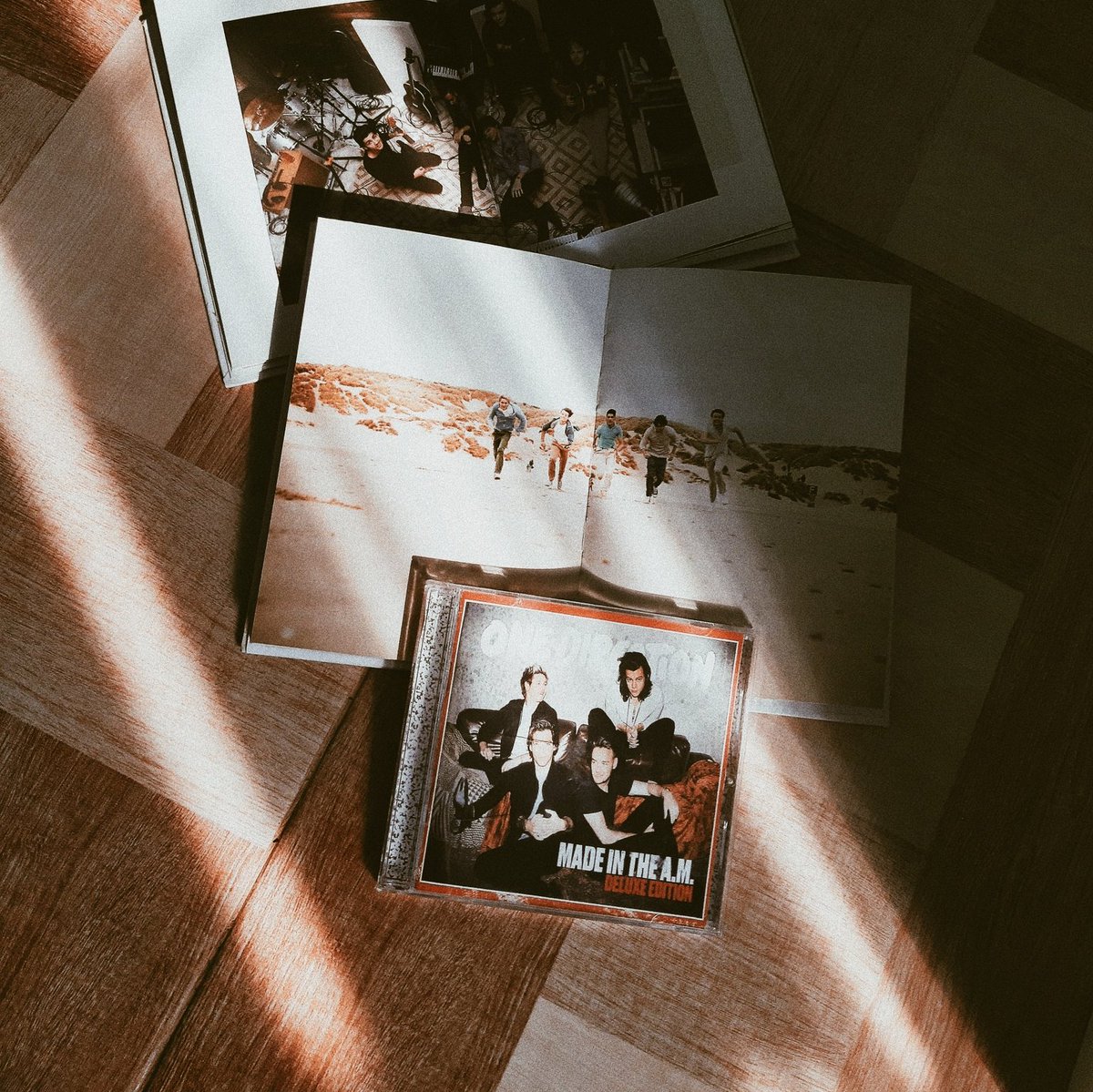 giggleznarry's tweet photo. 𝒎𝒚 𝒍𝒐𝒗𝒆 𝒇𝒐𝒓 𝒚𝒐𝒖 𝒉𝒂𝒔𝒏'𝒕 𝒄𝒉𝒂𝒏𝒈𝒆 𝒔𝒊𝒏𝒄𝒆 𝒕𝒉𝒆 𝒇𝒊𝒓𝒔𝒕 𝒕𝒊𝒎𝒆 𝒊 𝒈𝒐𝒕 𝒉𝒆𝒓𝒆
𝒉𝒂𝒑𝒑𝒚 𝟏𝟎 𝒚𝒆𝒂𝒓𝒔, 𝒐𝒏𝒆 𝒅𝒊𝒓𝒆𝒄𝒕𝒊𝒐𝒏✨

#10YearsOneDirection 
#10YearsOf1D 
#18MonthsMyAss 
#DirectionersDay
@onedirection https://t.co/lZY7gmVRRs