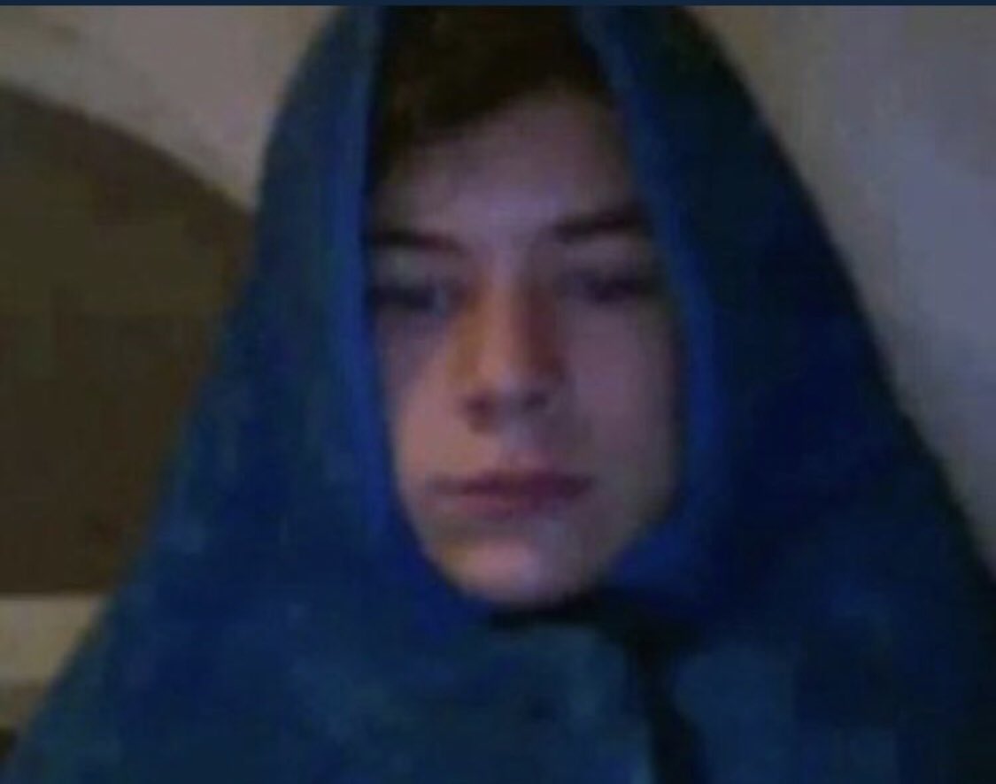 chlocheen's tweet photo. me staying up all night to see it anything big happens #10YearsOfOneDirection https://t.co/Koppv8HKHT