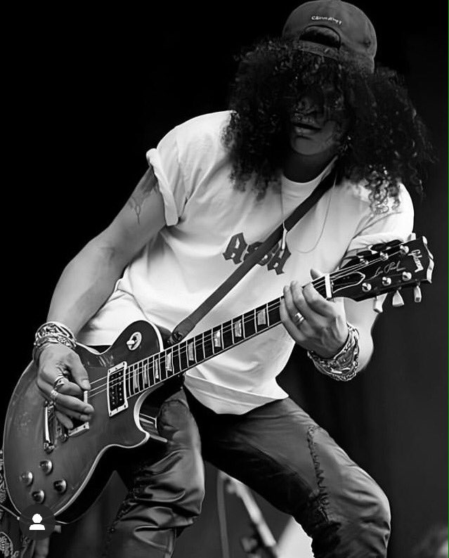 gnreternobr's tweet photo. Very happy birthday to you @Slash 😍🎩 My idol ❤You're Music has changed my life and has inspired people of all around the world.
You're forever
#Slash
#happybirthdaySlash
#Slashforever #gunsfuckinroses #idol #guitar https://t.co/DAg2smzBVA