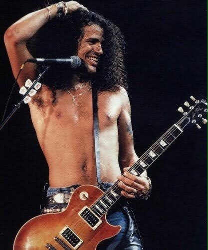 gnreternobr's tweet photo. Very happy birthday to you @Slash 😍🎩 My idol ❤You're Music has changed my life and has inspired people of all around the world.
You're forever
#Slash
#happybirthdaySlash
#Slashforever #gunsfuckinroses #idol #guitar https://t.co/DAg2smzBVA