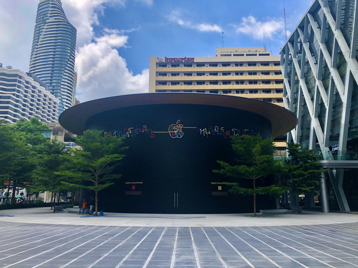 CpnLife's tweet photo. Apple store กำลังจะเปิดสาขาใหม่ที่ @centralwOrld สาวก Apple เตรียมตัวรอกันได้เลยคร้าบบบบ 

#CPNLife #Apple #Applecentralworld #applestore https://t.co/qCzJEev2Yc
