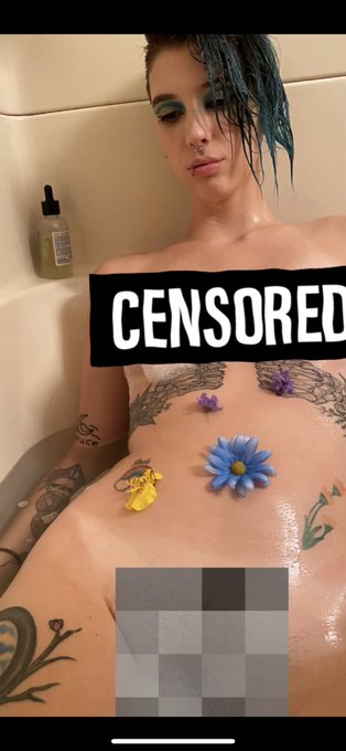 more/uncovered photos on my onlyfans account free trial for 7 days 🥺💕 @rosieren https://t.co/k5JEY4T
