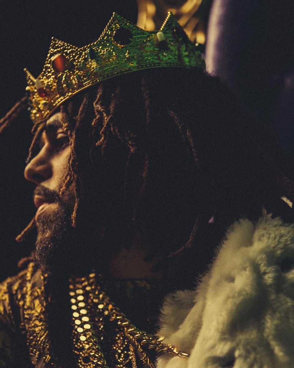 bitterxfvck's tweet photo. What. A. Fucking. King. 👑@JColeNC @Dreamville @ANTHONY_SUPREME @TMinus_Music @jetsonmade #TheFallOff2020 #Dreamville https://t.co/E6yY5gyBzh