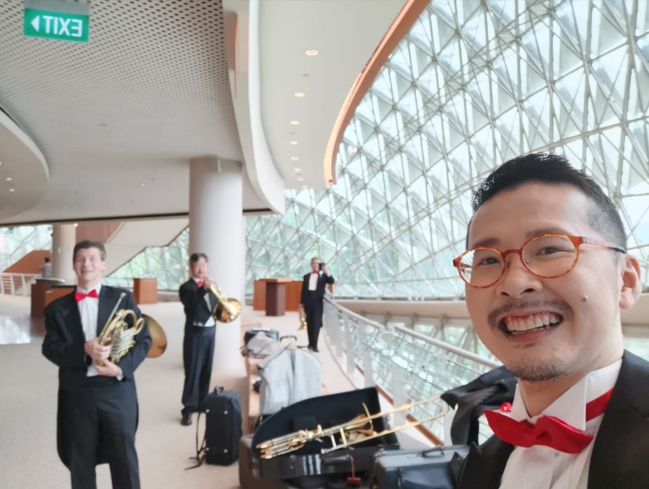 SingaporeSymph's tweet photo. Here's a very cheery, socially distanced SSO horn section working on a special project... watch this space! 🎺🎺🎺 https://t.co/6e3BVkrKq9