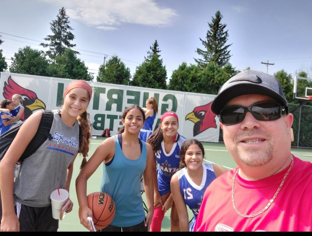 fbfpur's tweet photo. Junte de Familia FundaciónBFPUR en New Hampshire! "Seguimos Trabajando " 👩‍🎓🏀🇵🇷 https://t.co/Ajdw2VlRbw