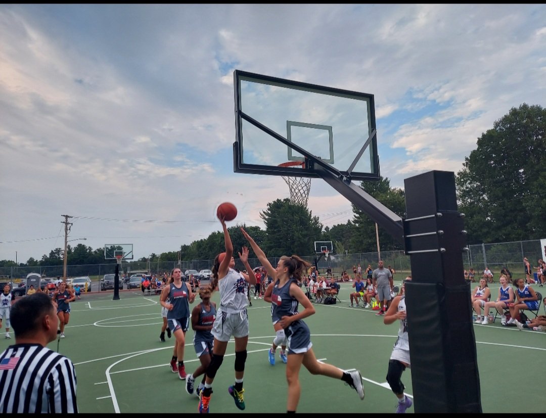 fbfpur's tweet photo. Junte de Familia FundaciónBFPUR en New Hampshire! "Seguimos Trabajando " 👩‍🎓🏀🇵🇷 https://t.co/Ajdw2VlRbw