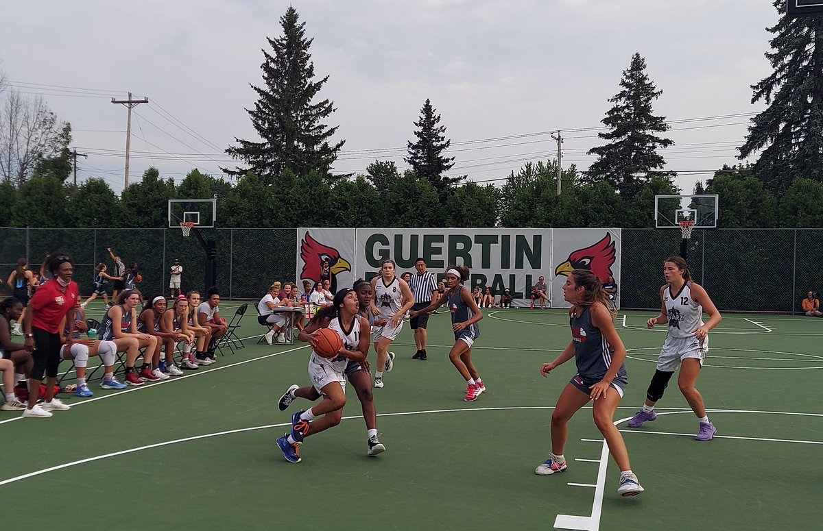 fbfpur's tweet photo. Junte de Familia FundaciónBFPUR en New Hampshire! "Seguimos Trabajando " 👩‍🎓🏀🇵🇷 https://t.co/Ajdw2VlRbw
