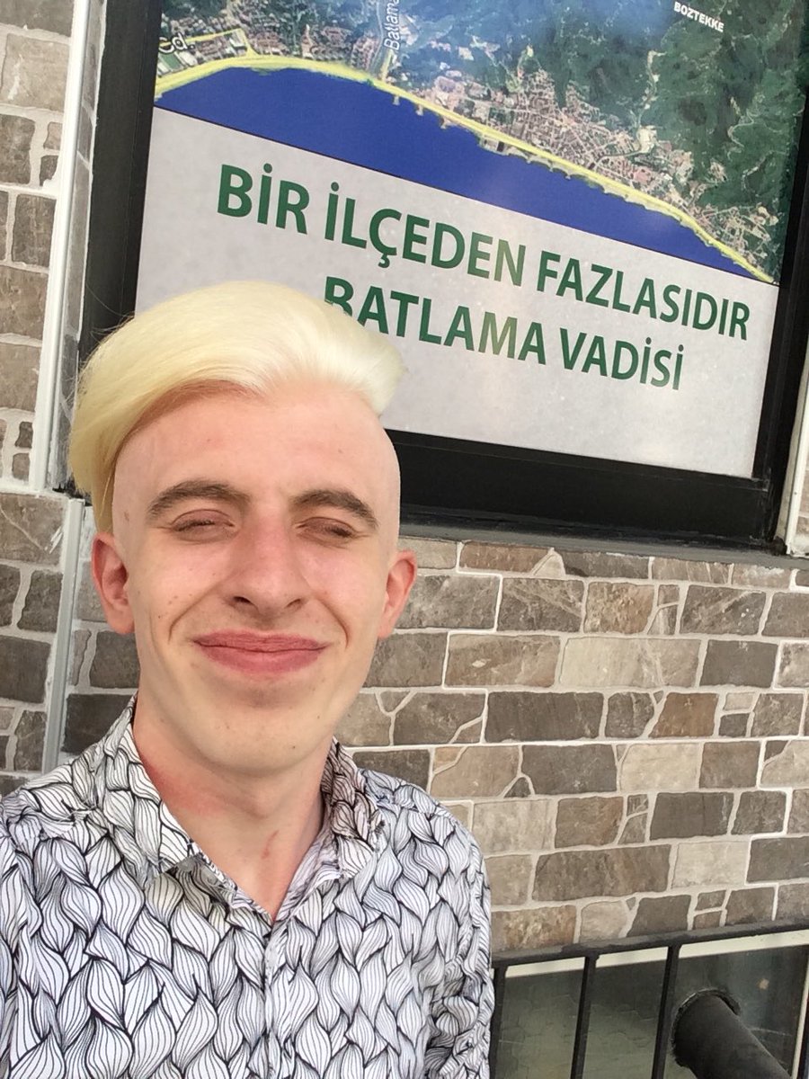 Dışarıdan bakıldığında hiçbir şeyi umursamayan biri olarak gözükebilirim. Ama içimde kaç farklı dünyanın yıkıldığını siz bilemezsiniz.