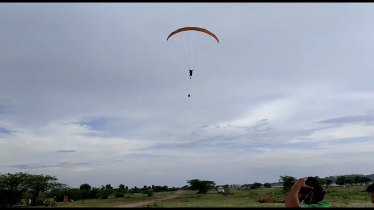 Sushilkriitd's tweet photo. Conducted Paragliding Trials on Rajsamand lakeside. Likely to make it a continuous activity in Rajsamand.#skyventure #paragliding #adevnturesports #rajsamand #rajasthantourism https://t.co/fkRMIiS9WU