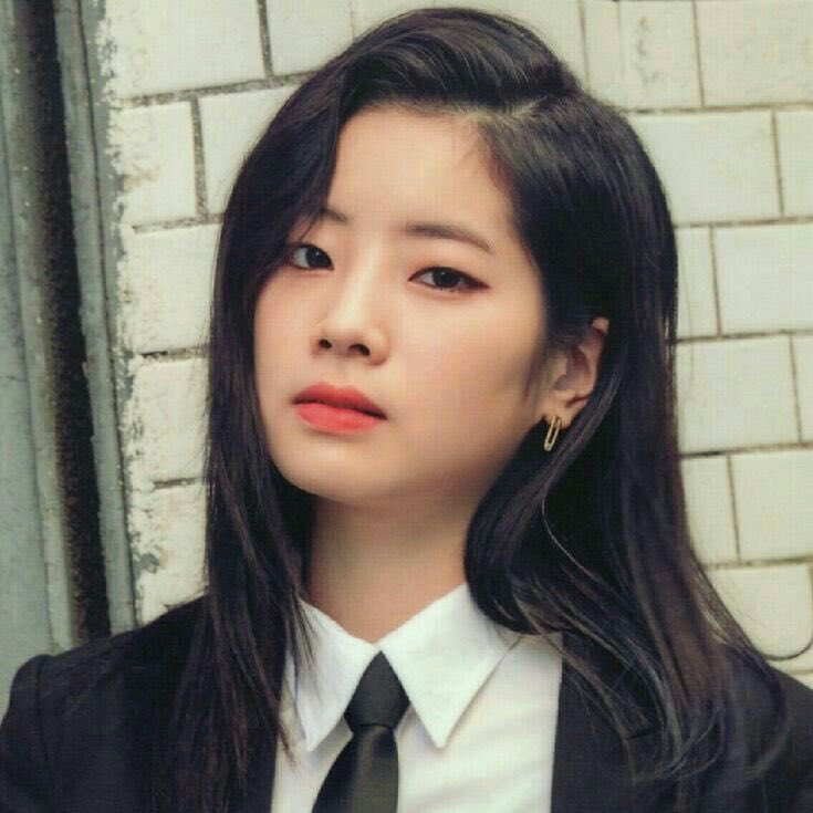 Kim Dahyun-Works at YGSecurity Services too-she is really really patient.-hates getting lied to-a reliable friend-does not ask for anything in return