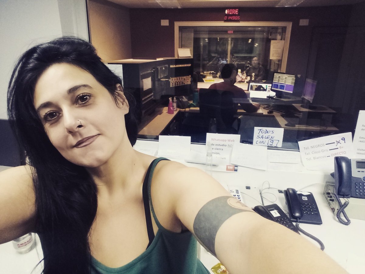 La madrugada es más divertida si escuchás 'Tiempo de Show' ♬ en <a href="/RadioDelPlata/">Radio Del Plata</a> 🎙con la conducción de Marcelo Neira, la participación de Silvio Baiocco, <a href="/damianramirez30/">Damian Ramírez</a> en deportes ⚽y la operación técnica de <a href="/PabloMEstrabou/">Pablo M Estrabou</a> 📻

#Madrugada 🌓
#Jueves 💋
