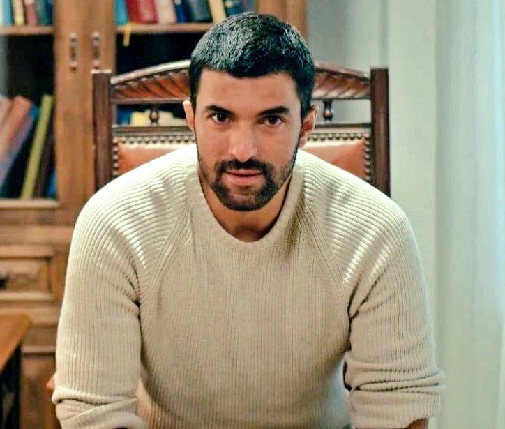 NormyMe's tweet photo. #SefirinKızı  #EnginAkyürek #SancarEfe ♥️😍 https://t.co/0r9BFEzgQF