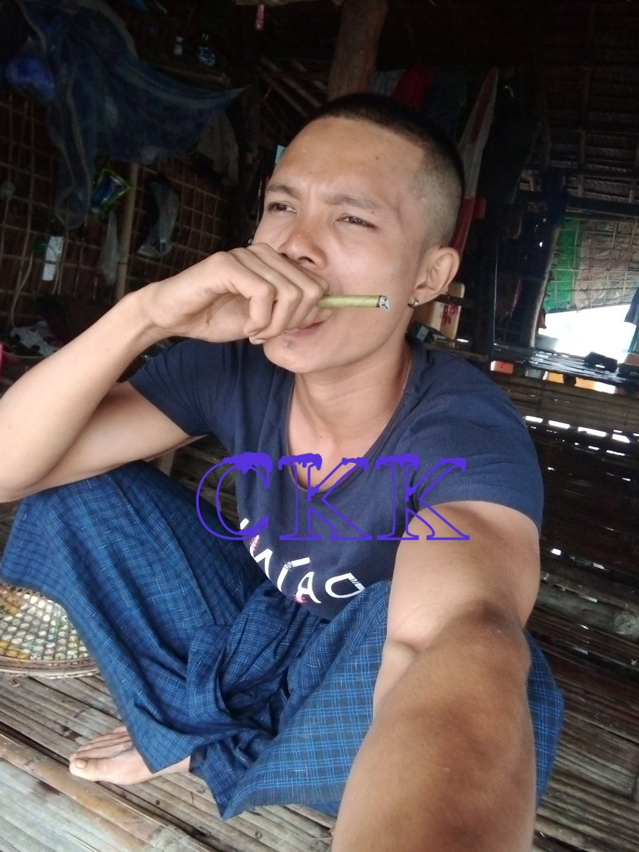Top20050367's tweet photo. ကတုံးလေး ဖူးစာဖက်ရှာမတွေ့နိုင် https://t.co/cliecUNAMj