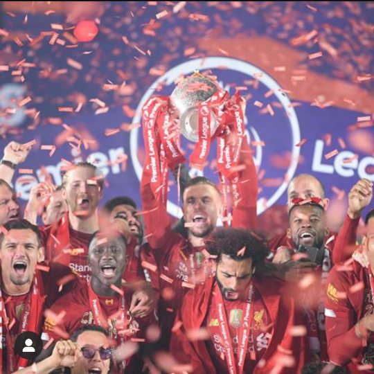 Pamela53102255's tweet photo. Proudly fan😍😍love you sooooooooooooo much boyzzz😘😘truly deserved it😍😍😍#Liverpool #Liverpoolfc #30yearswaitover #jurgenklopp #Liverpoolchampions #MoSalah https://t.co/Sypnv1MaXO