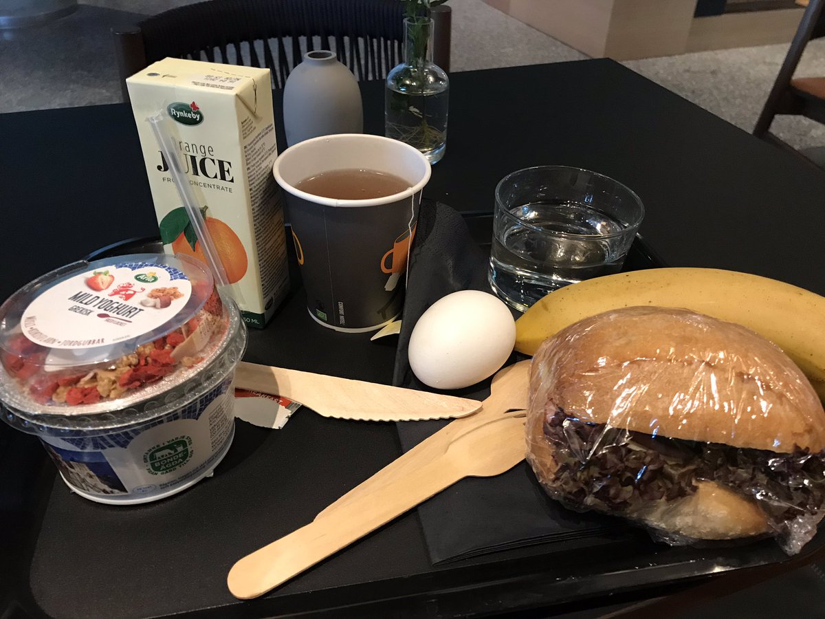 DRobertsson's tweet photo. Morgonlöpning på bandet före hotellfrukost, bra start på dagen, en tradition väl värd att bevara.
Nu mot 🛫 till🇨🇭och ”sommarjobb” med tidtagning 🏊🏻♂️🏃♂️#intervaller #löpning #swimrun #ötillö #engadin #comforthotellarlanda #eqtiming https://t.co/FJ4l6GI530