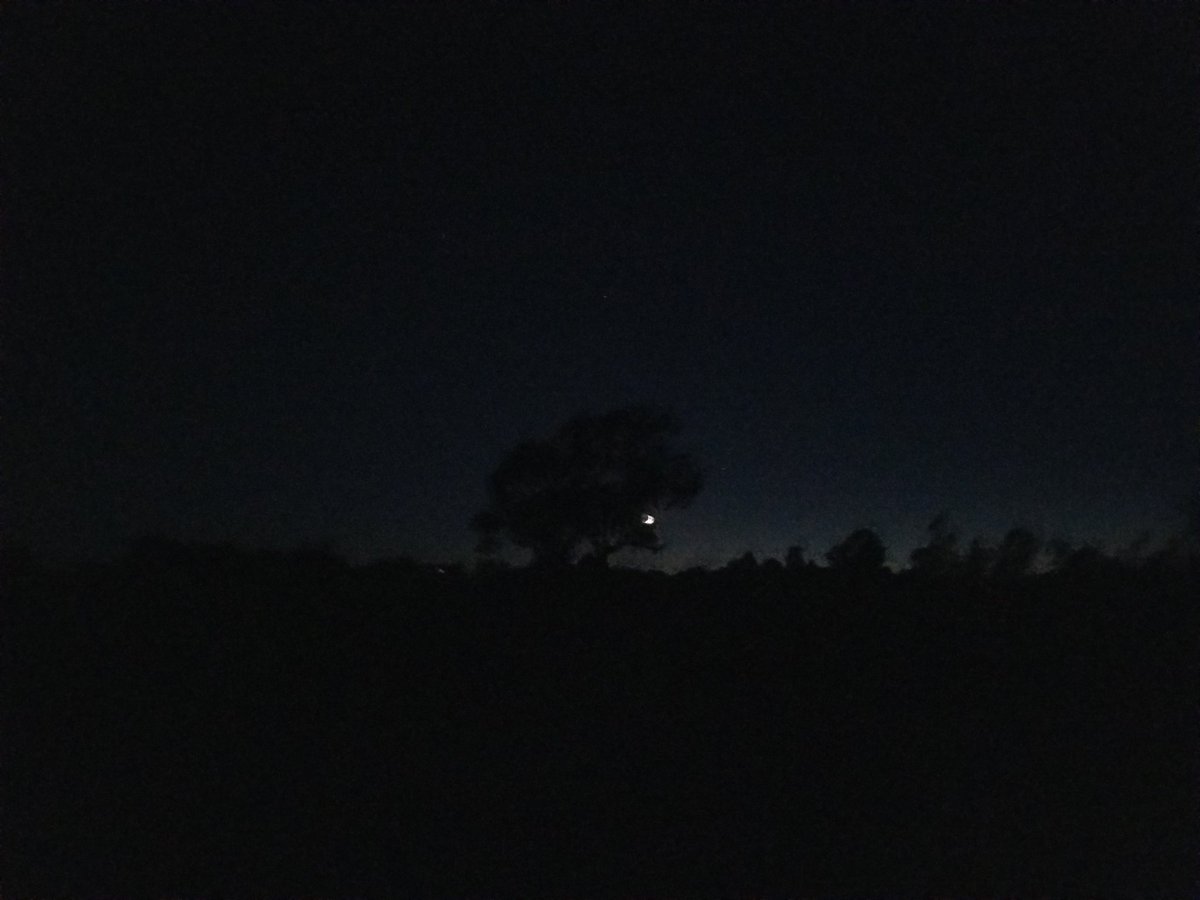 AbEquestrian's tweet photo. As the sun goes down and the moon on the western horizon @kcraFinan https://t.co/HdbhXmygAs