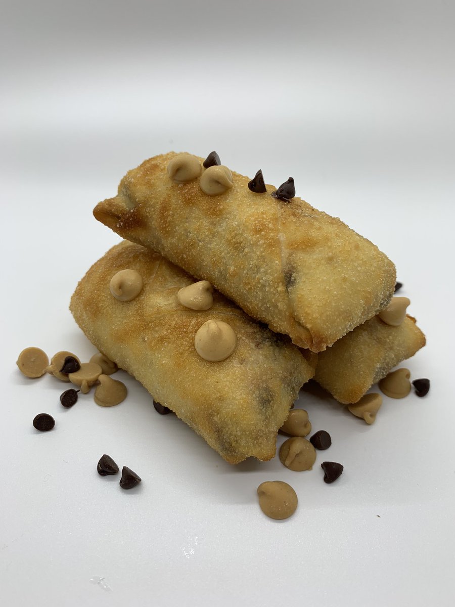 Reese’s Chocolate Chip Cheesecake egg roll #eggrollmasters #catering