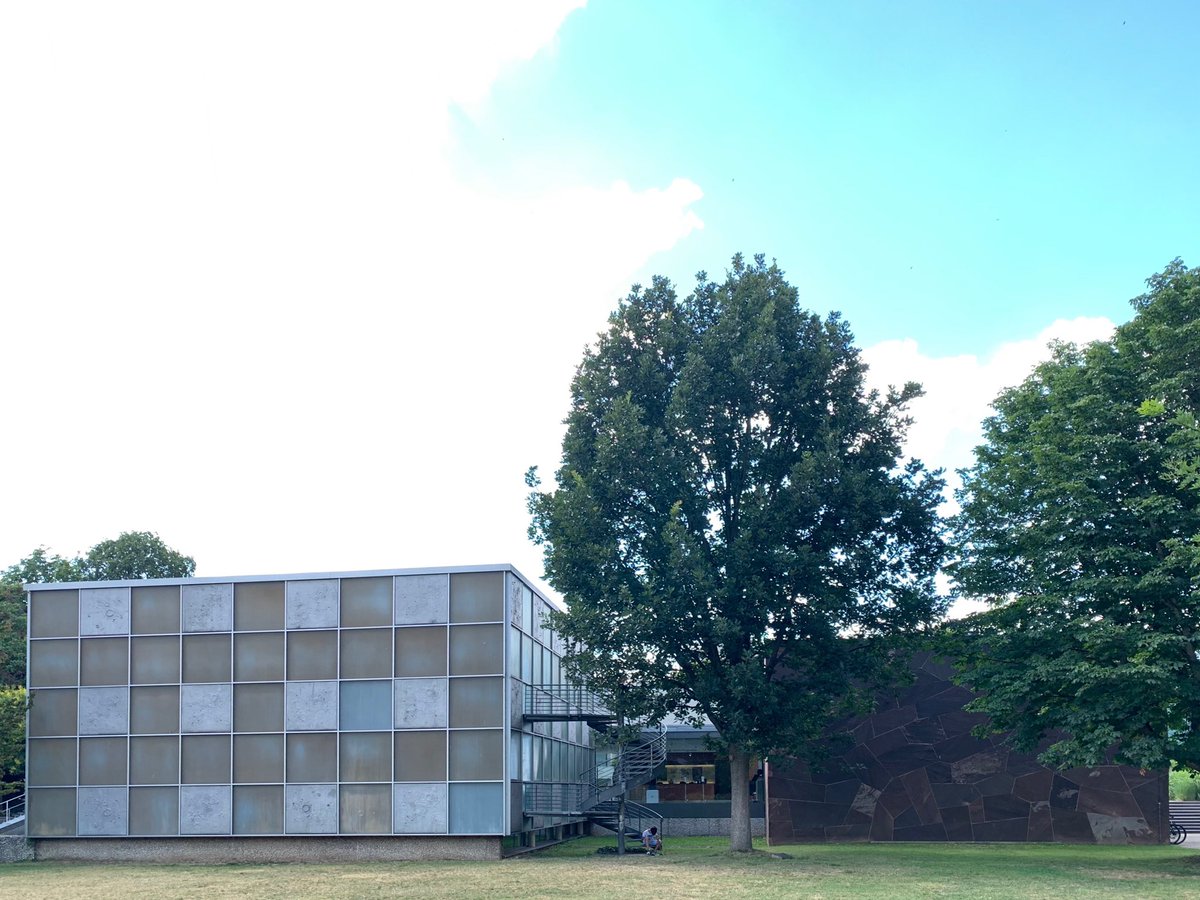 Annette_Hammer's tweet photo. @Pforzheim’s cultural forum was completed in 1961 at the border of the municipal park. Architect #ManfredLehmbruck (1913-1993) grabbed a lot of references like #GordonBunshaft‘s translucent Reinecke library @Yale and #MiesvanderRohe‘s steel skeleton of Crown Hall @IIT in #Chicago https://t.co/2oz1g19bV1