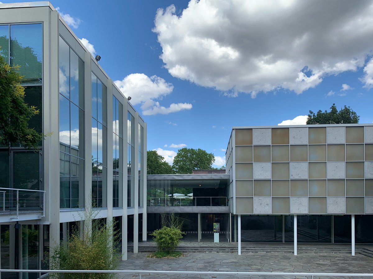Annette_Hammer's tweet photo. @Pforzheim’s cultural forum was completed in 1961 at the border of the municipal park. Architect #ManfredLehmbruck (1913-1993) grabbed a lot of references like #GordonBunshaft‘s translucent Reinecke library @Yale and #MiesvanderRohe‘s steel skeleton of Crown Hall @IIT in #Chicago https://t.co/2oz1g19bV1