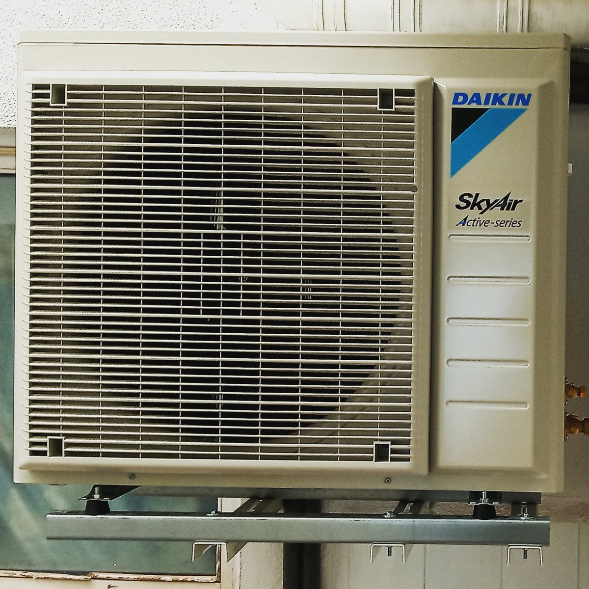 Megavolt_es's tweet photo. Comenzamos instalar un aire acondicionado DAIKIN un poco mas grande que siempre

https://t.co/fgUNTveQuN https://t.co/PIGnOO25aL