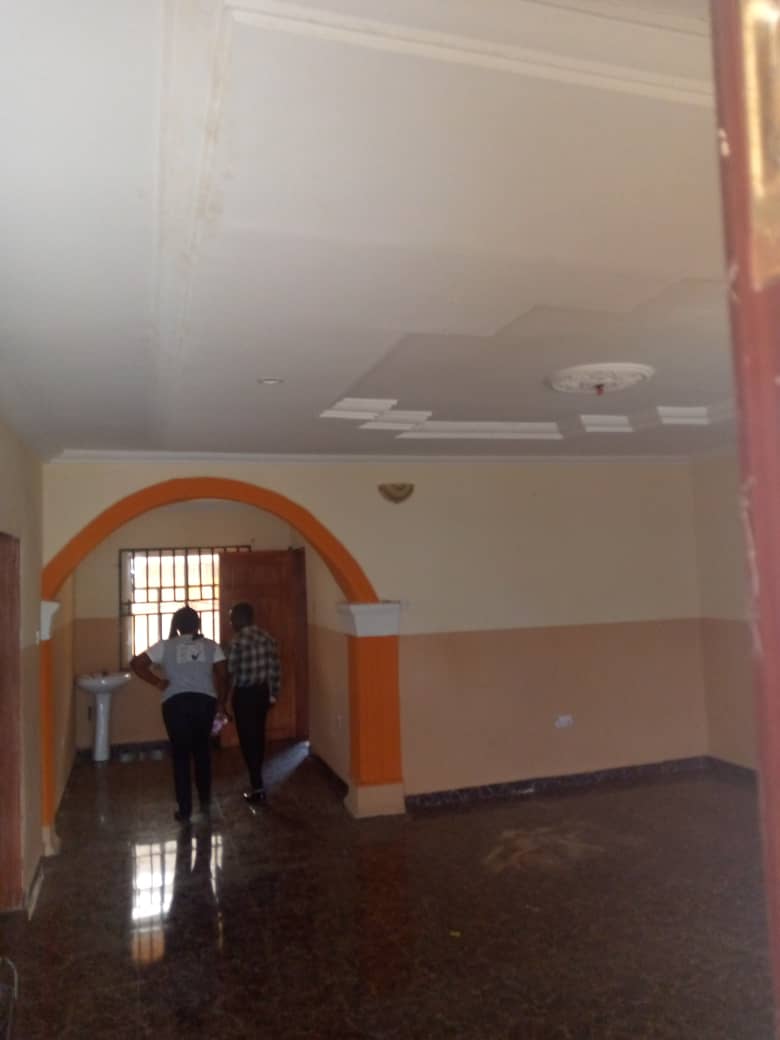 zalasoft's tweet photo. The Brief + The Apartment
Location: Alagbaka Extension
Rent: 400k
#akurecity
#akureproperties https://t.co/Oy0DYq4Mvy
