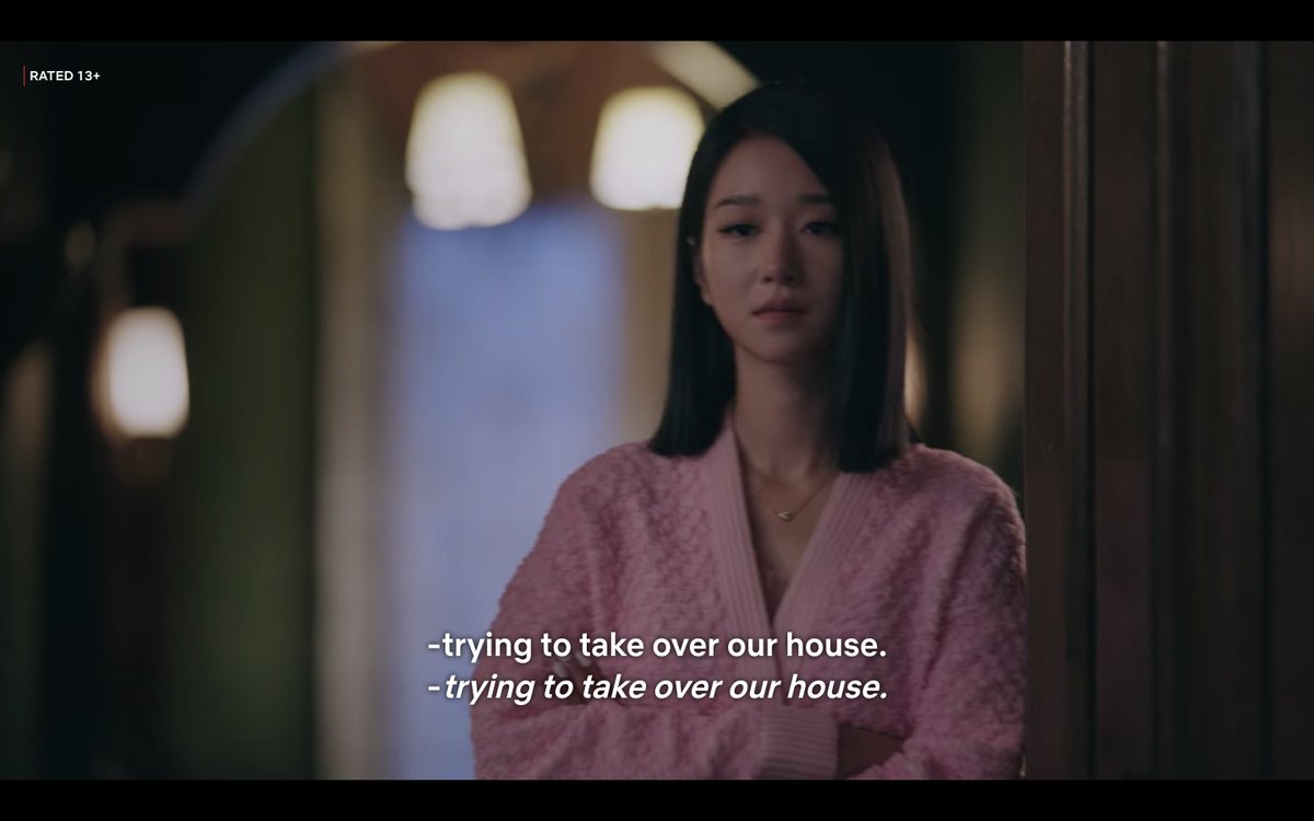 An underrated but important development.Over time, she learned not to simply barge in Sang-tae's room. And how she acknowledges that he is his own person.  #itsokaytonotbeokay #psychobutitsokay