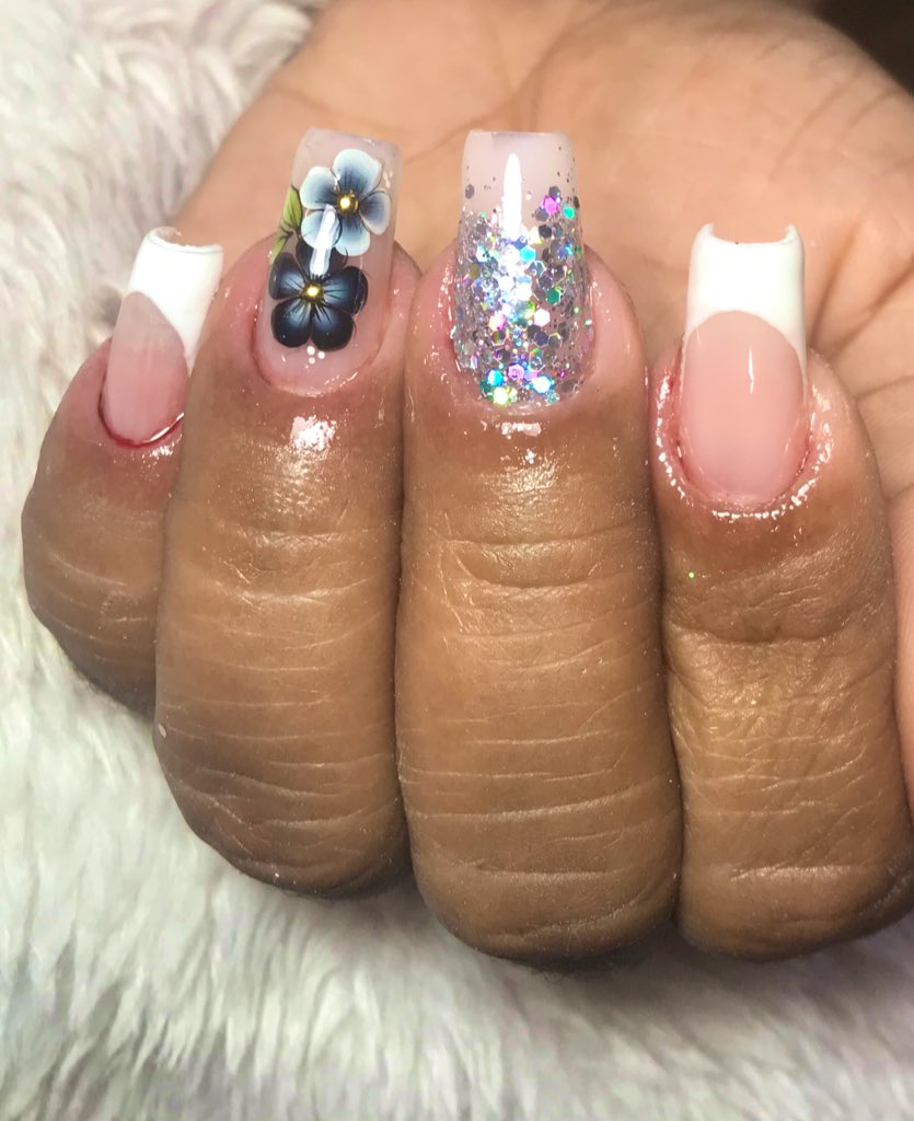 HellenRayannee's tweet photo. Deus é Top🤲🏾✨

.
.
.

#nails #unhasdegel #acrylicpainting 
#fibras #fibrasnaturales #fibrasdevidro 
#amor #desing #artistsoninstagram 
#instagram #acrilicnails #acrilico 
#unhasdecoradas #unhasgel 
#unhasdegelperfeitas #perfect 
#floresmalteria #floresmatizadas 
#Topnails #unhas https://t.co/pSkYj6LJ89