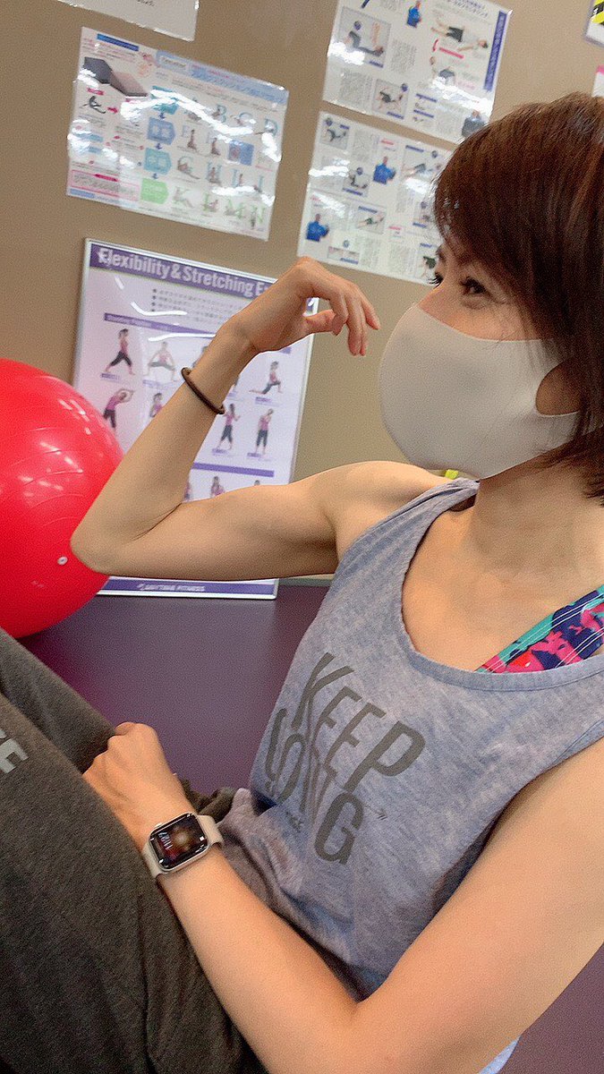 Ruriko 腕 男前過ぎるんですけど笑 拳握らなくてこれか エニタイム 筋トレ女子 筋肉フェチ