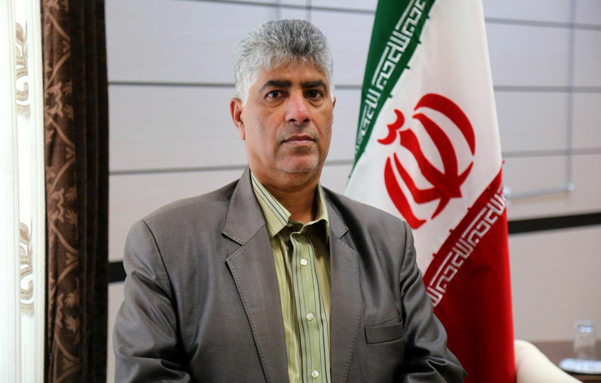 mohsenbojnourdi's tweet photo. آقای را از بندرعباس میارن استان که در  ساختمان مهاجران استان مسئول دفتر شود چند صباحی گم می شود ولی حقوق بدون حضور از منابع استان می گیرد.
 لابدخبر امروز ورود یک تبریزی را نیز به استان مهاجر پذیر خراسان شمالی شنیده اید؟! https://t.co/Zv0aQdlTbi