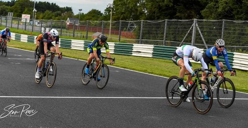 🇮🇪 #MondelloSeries Race 2 

🥇 🇮🇪 <a href="/FintanRyan1/">Fintan Ryan</a>
🥈 🇮🇪 Conor Murnane
🥉 🇮🇪 John Priest 

Congrats!👏 

#cycling