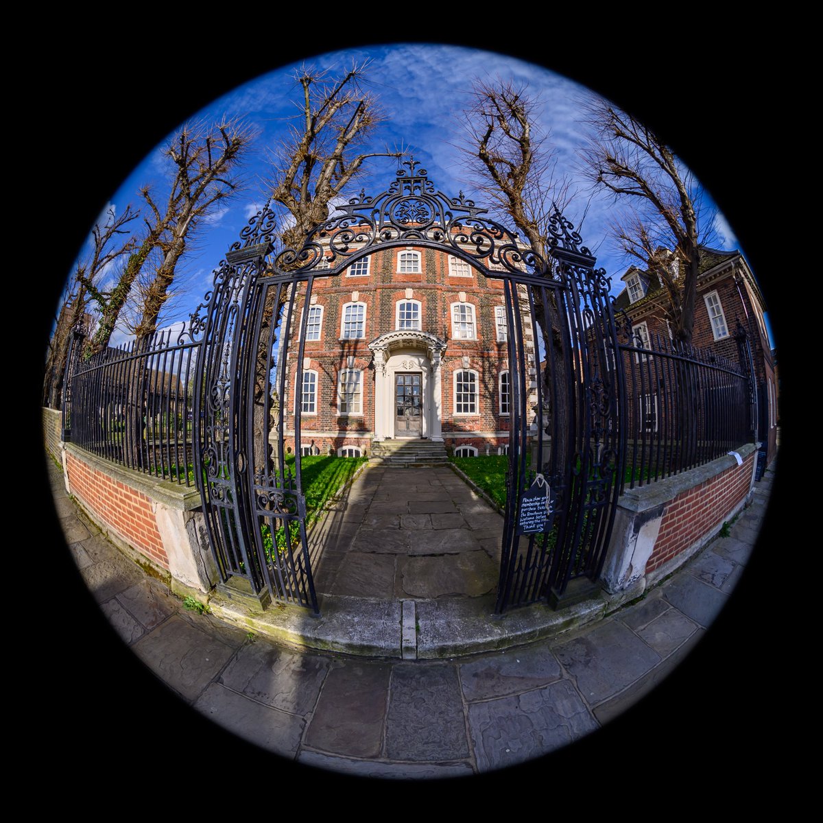 HarrisonPhair's tweet photo. #Rainham #Hall #Georgian #House & #gardens @RainhamHallNT #Havering #Essex @nationaltrust
#london #heritage #nationaltrust #rainhamhall #marshes #fisheye #8mm #chooselandscape #plants #trees #leaves #anthonydenney #denney
@YVESWAUTHIER
@NikonatGrays
@VisitEssex https://t.co/8UFD6g6mOL