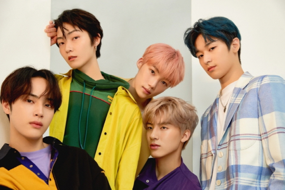 Hangukshop's tweet photo. [PRE] #ฮกชMagazine AUG 20
❤ BEAUTY+ มี #THEBOYZ #JUYEON/ #JUHAKNYEON/ #NEW/ #ERIC/ #KEVIN 
🌟 เล่มละ 300
🌟 ค่าส่ง  80/120

#ตลาดนัดหนุ่มดอกไม้ #ตลาดนัดTHEBOYZ #ตลาดนัดรวมด้อม @RTForYouu @_RTkpopForYou @EXOL_Market @rt_xoxo @rt_kpopmini @allcutekorea https://t.co/kxDIuJ9LVZ