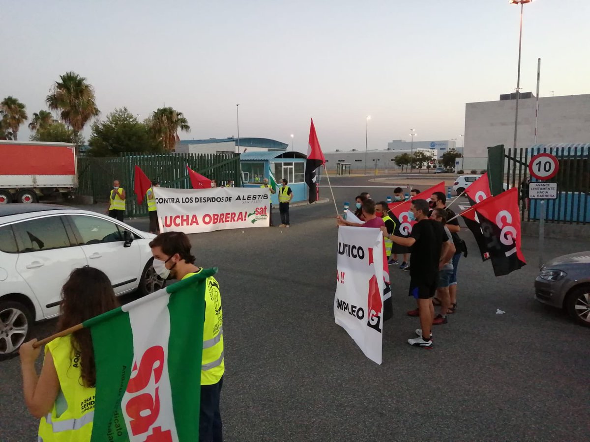 CGTSevilla's tweet photo. Empresas aeronáuticas con beneficios millonarios quieren despedir a cientos de trabajadorxs para obtener más y más beneficios, pero no lo vamos a permitir!! #laluchasirve #DespidosZero https://t.co/I8Ddvya1sE