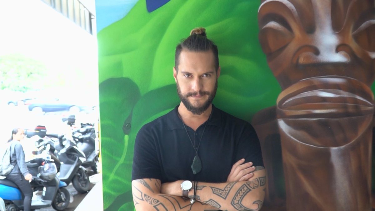 FreshTV2's tweet image. Creative Native &amp;amp; Tahitian Costume Designer/Actor Chrisopher Prenat shows us some of the designs he's had on the catwalk at Tahiti Fashion Week.
Catch him this Saturday, 10am on TVNZ 2
#CreativeNative