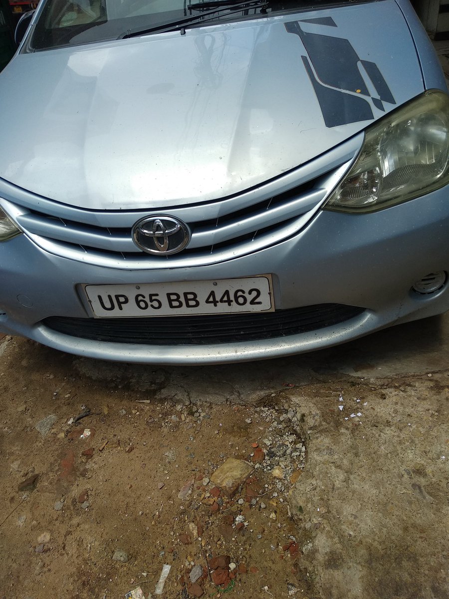 UdAgrawal's tweet photo. @uptrafficpolice @prayagraj_pol @Prayagraj_TP @CommissionerPrg 
माननीय आज २ दिन से ये चार पहिया लावारिस वाहन हमारे प्रतिष्ठान के बाहर खड़ी हुई है, १२९ मीरगंज चौक प्रयागराज, (सोनारी फाटक के बगल में)।
आपसे विनम्र प्रार्थना हैं की उचित कार्रवाई करने की कृपा करें।
संपर्क: 9889969116 https://t.co/kyWUv45S3v