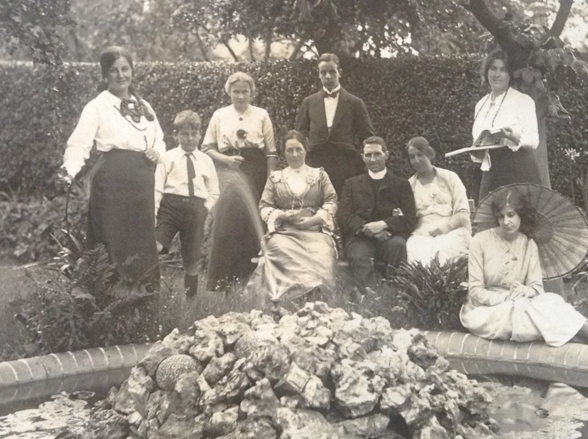 The Brooks family lived in comfortable circumstances at Athelstan Lodge in North Oxford. Basil’s father was a J.P., and served as Mayor of Oxford in 1907. 3/6