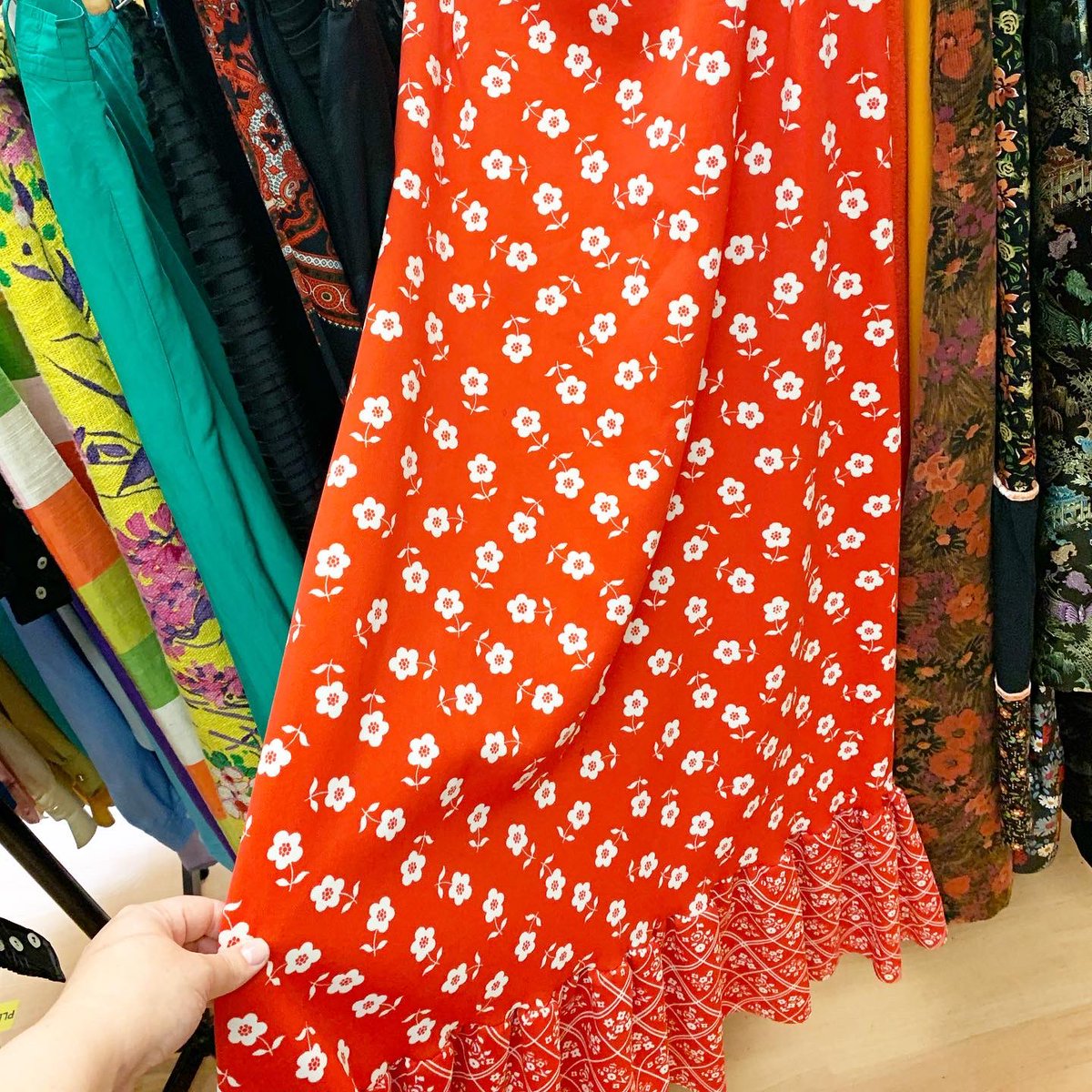 vintagecheadle's tweet photo. ⚡️#1970s #maxiskirts £10 #sustainablefashion #vintage #charityshop ⚡️ https://t.co/MlBPJ3RgHX