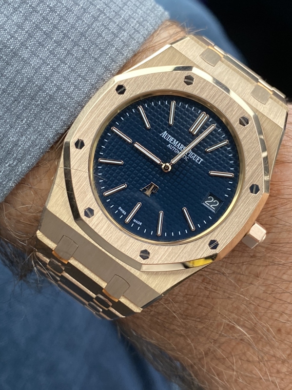 PuristSPro's tweet photo. My 15202OR fresh from service
https://t.co/nhki8FQgPU
#AudemarsPiguet
#AP15202 #RoyalOak #RoyalOakJumbo https://t.co/rPab2YnvHK