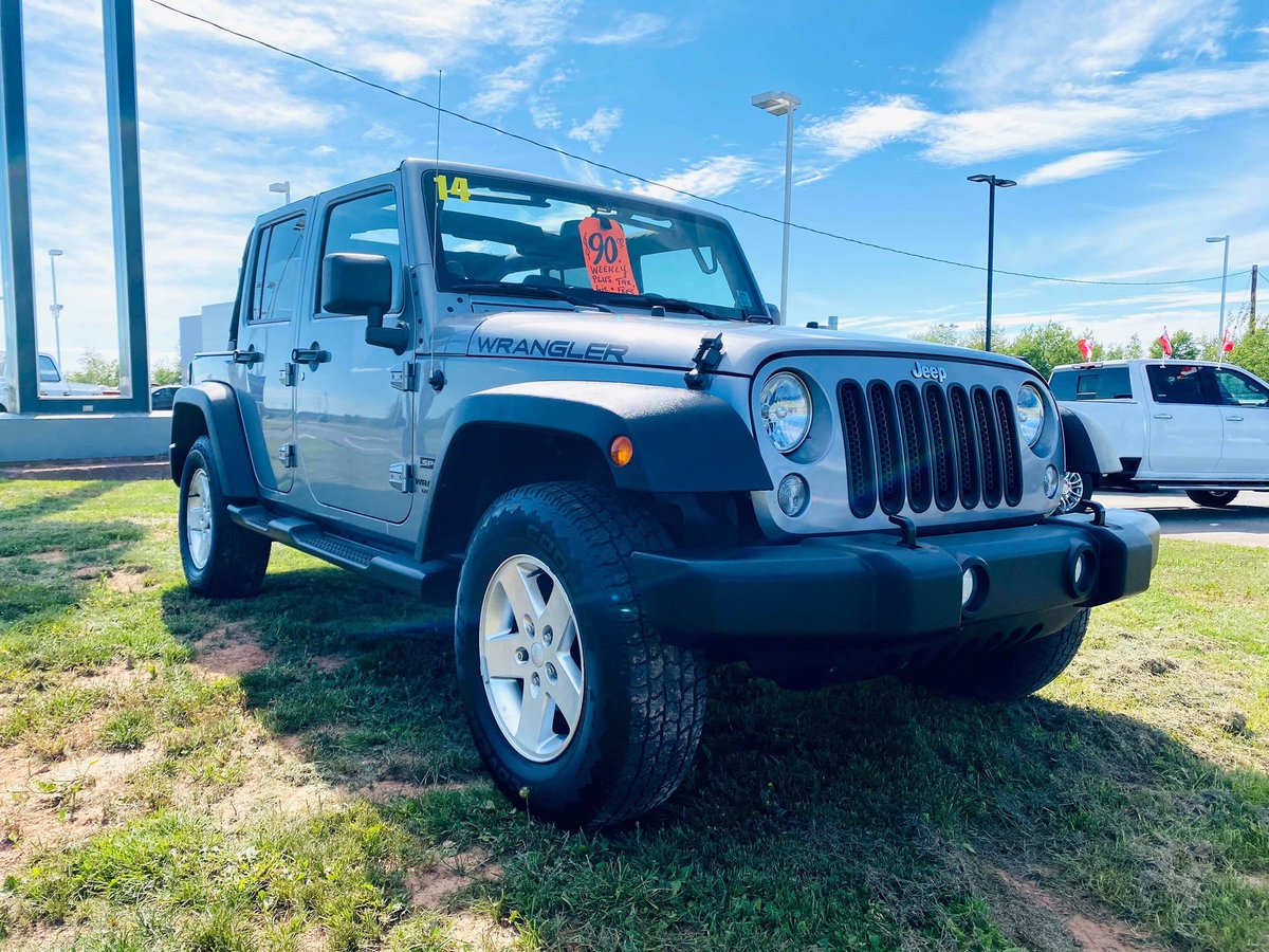 TantramarChev's tweet photo. π₯Deal of the Dayπ₯
2019 Jeep Wrangler Sport - Reduced from $27,444 to $25,999 - Now just $90 weekly +taxes and fees!
This 4 door V6 4x4 is just like new! Power windows & locks, key-less entry, aluminum wheels, and much more!
#tantramarchev #steeleauto #jeepwrangler #jeeplife https://t.co/2NKCnjts61