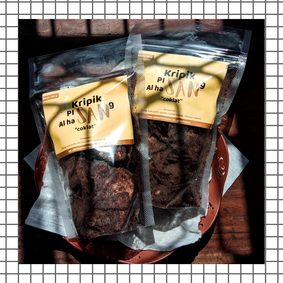 CoklatKripik's tweet photo. @recehtapisayng Wah wah pasti ga masuk masuk tu ya materinya 😂😂😂 

Mau nitip jualan kak , aku jualan kripik pisang coklat nih yg mau, boleh di kepoin dulu, klo mau lebih gampang order nya boleh cek akun shopee nya kok 😊😊 https://t.co/4d1Mrjrtig