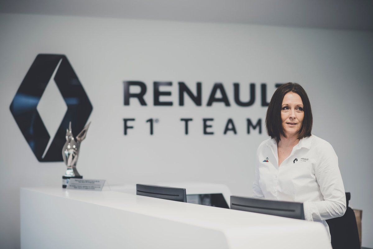 AlpineF1Team's tweet image. A day in the life of Marilyn Castle - Receptionist and Fan Club Coordinator

"Who else gets to sit beside old and new F1 cars at work? I have the best office in the entire company, and probably have the most expensive office toys in the whole world."

👉 bit.ly/39j2u5Y