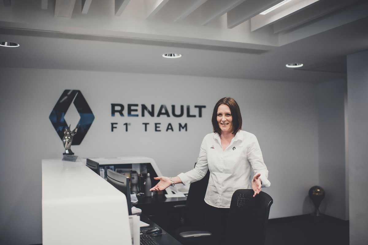 AlpineF1Team's tweet image. A day in the life of Marilyn Castle - Receptionist and Fan Club Coordinator

"Who else gets to sit beside old and new F1 cars at work? I have the best office in the entire company, and probably have the most expensive office toys in the whole world."

👉 bit.ly/39j2u5Y