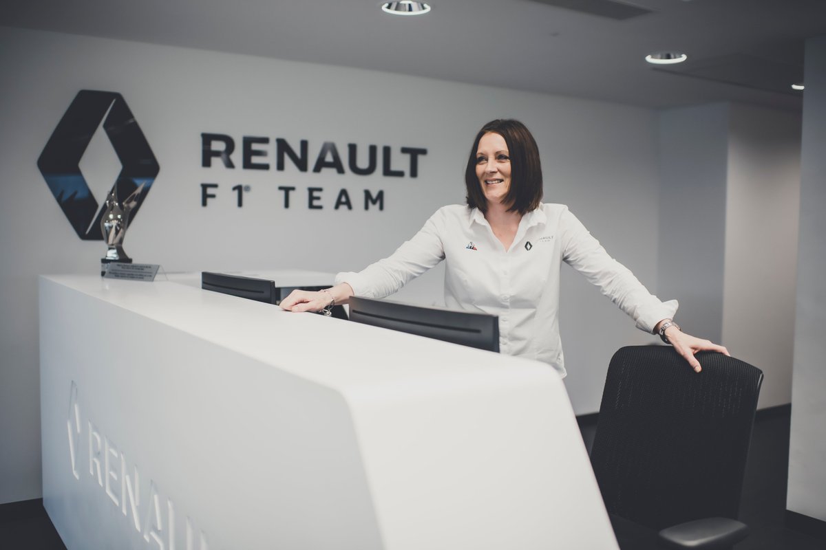 AlpineF1Team's tweet image. A day in the life of Marilyn Castle - Receptionist and Fan Club Coordinator

"Who else gets to sit beside old and new F1 cars at work? I have the best office in the entire company, and probably have the most expensive office toys in the whole world."

👉 bit.ly/39j2u5Y