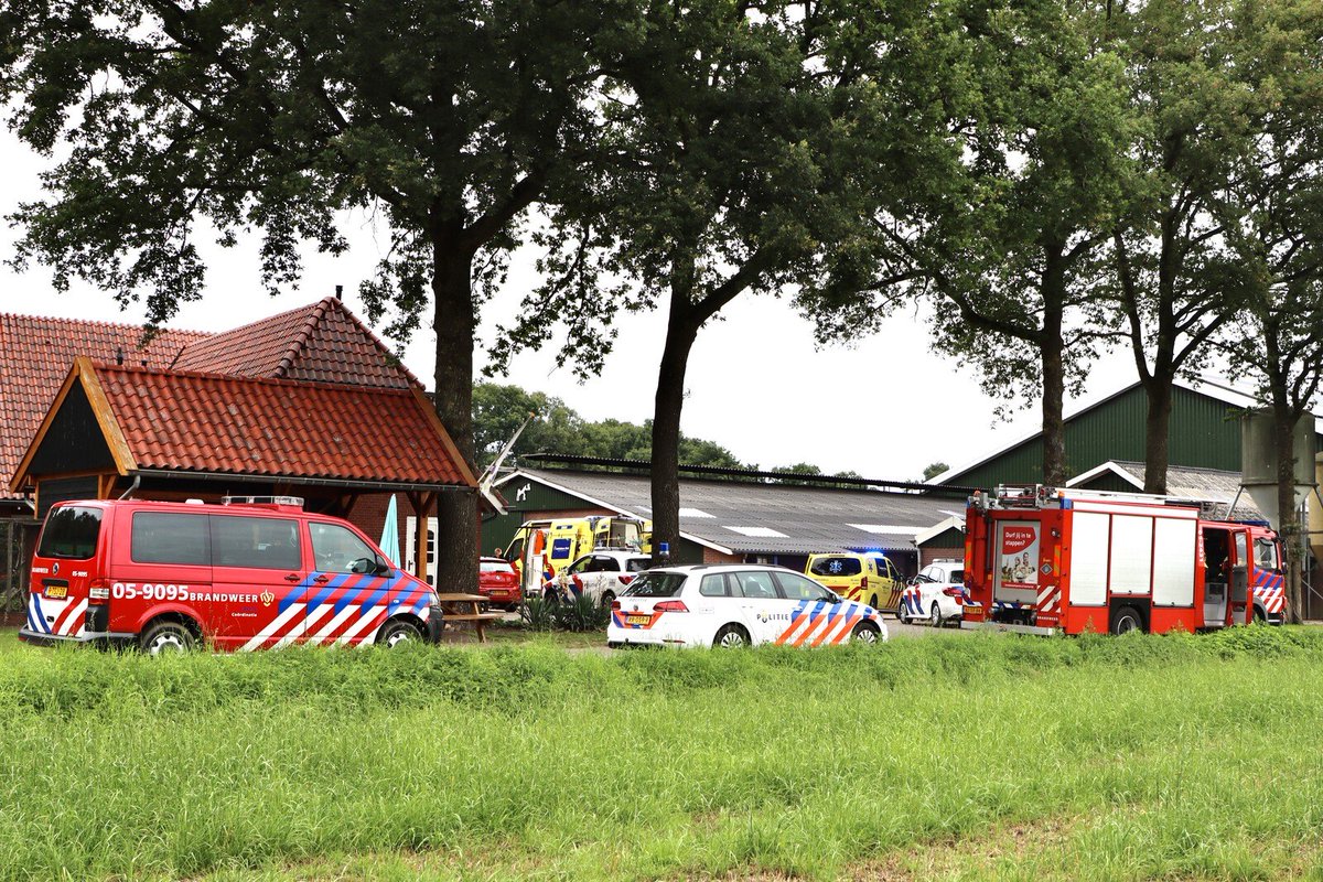 Hulpdiensten rukken massaal uit voor incident in Hezingen..